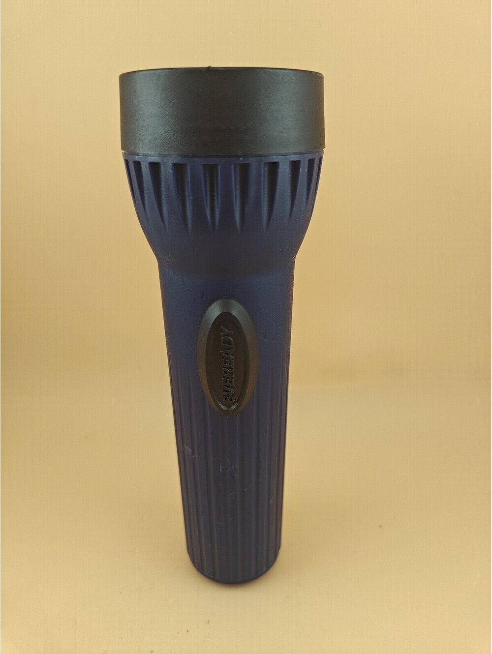 Eveready 7 Inch Flashlight Lightweight Easy Hold Plastic Blue Handheld